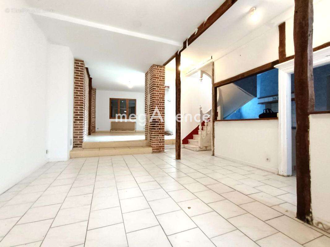 Maison 7 pièces 172 M² - photo 3