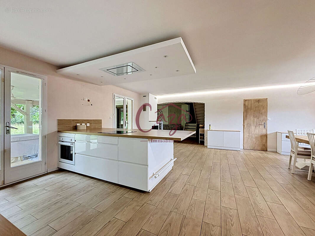 Maison Creon 8 pièce(s) 159 m2 - photo 5