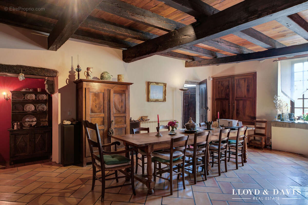 Maison 273 m² à Sainte-Marie-D'alloix  - photo 6