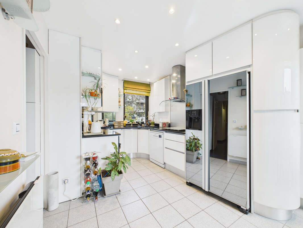 Appartement à LEVALLOIS-PERRET