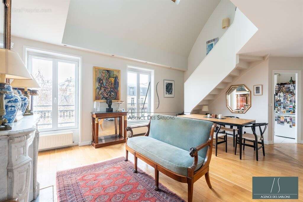 Appartement à PARIS-17E