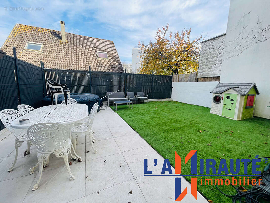 Maison à SARTROUVILLE