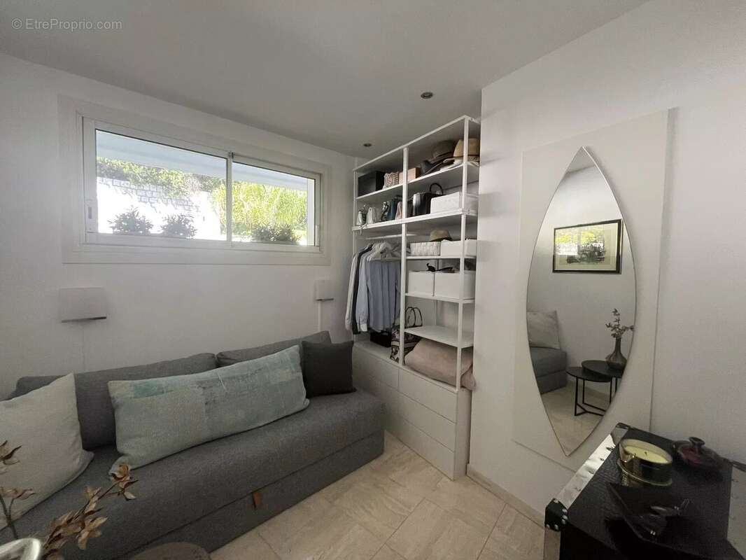 Appartement à EZE