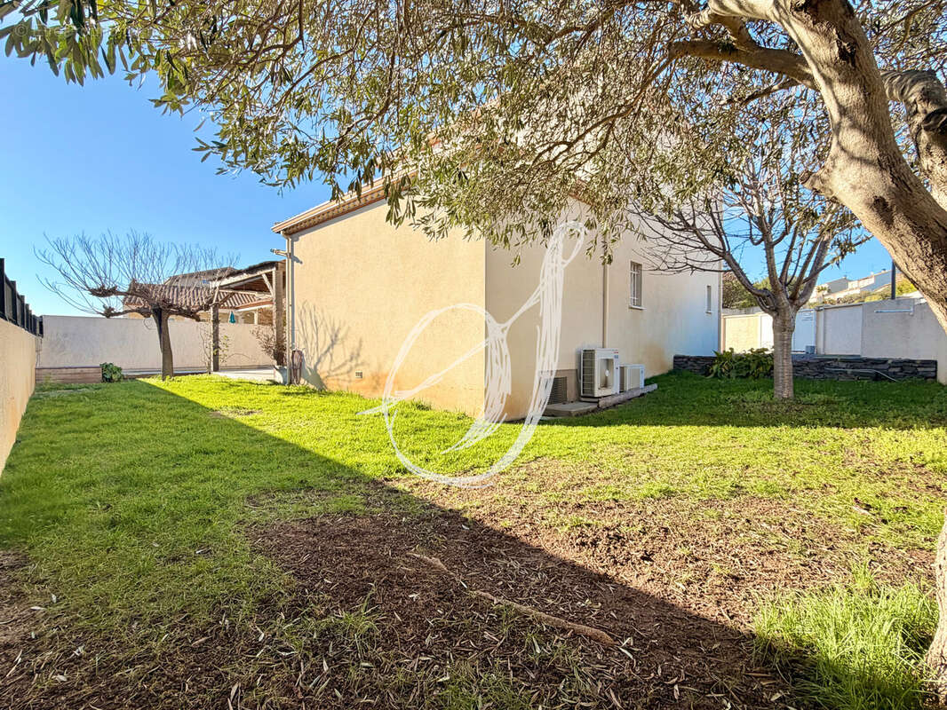 Maison à COURNONSEC