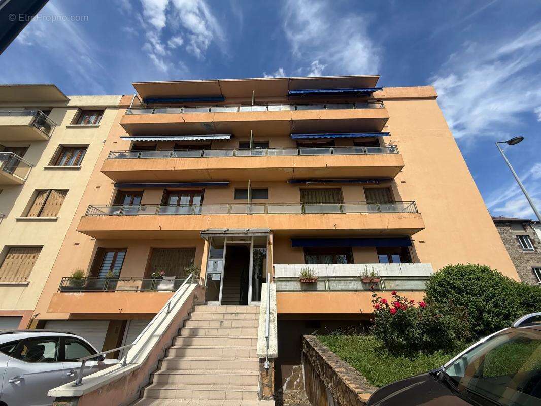 Appartement à SAINT-ETIENNE