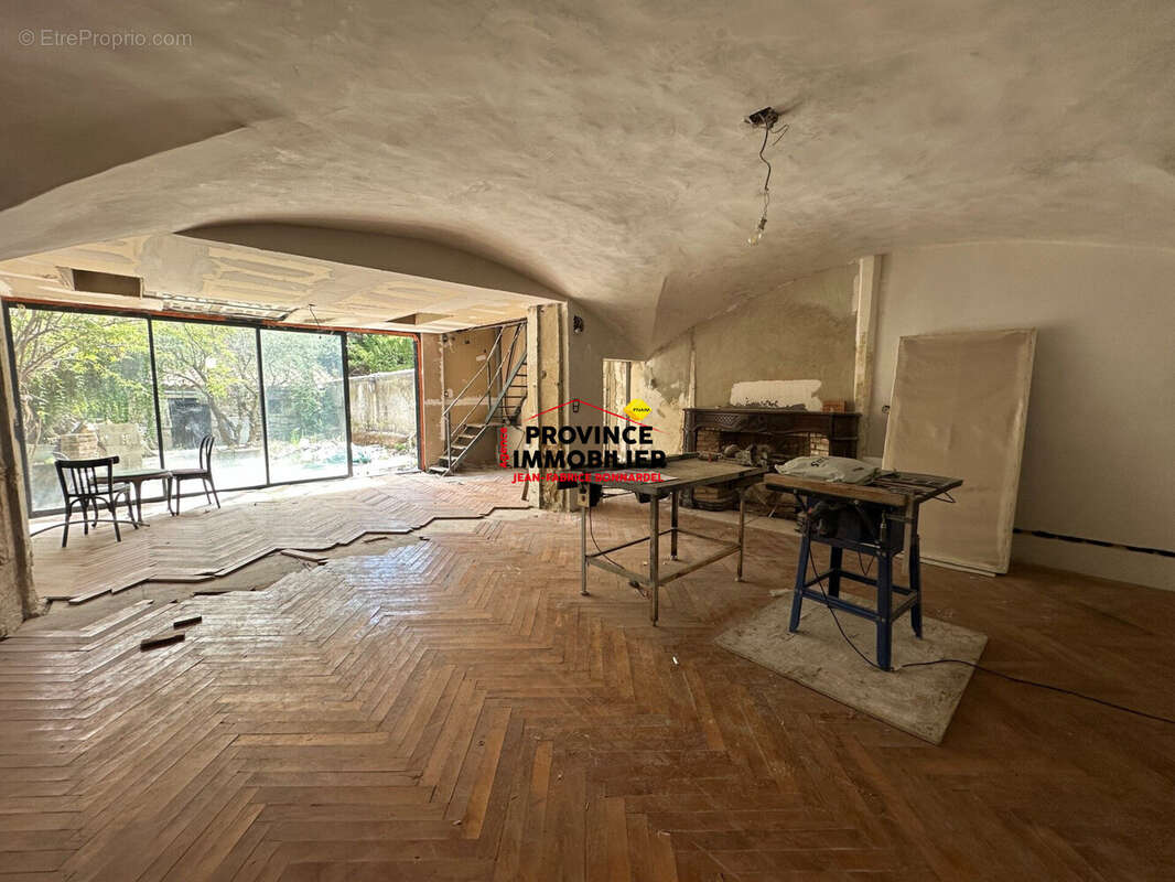 Maison 388 m² à Grignan  - photo 5