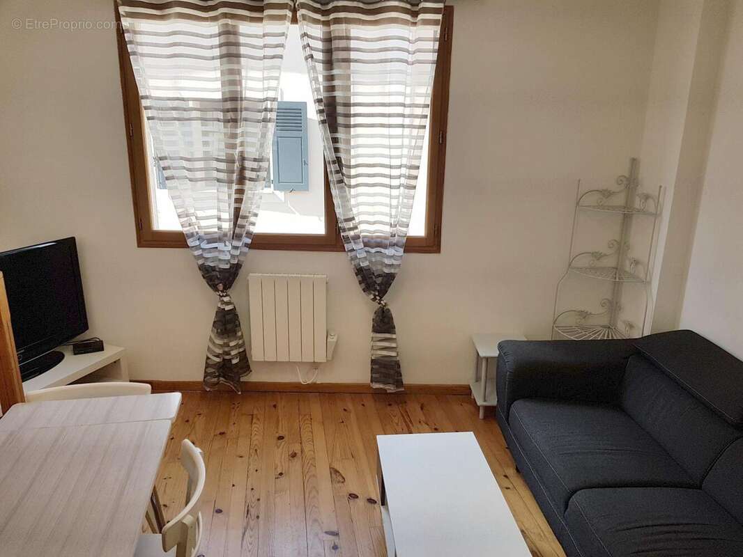 SALON - Maison à FONTENAY-EN-PARISIS