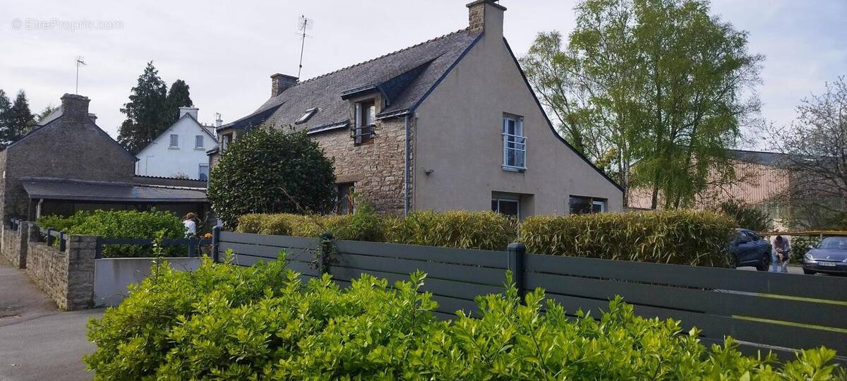 Photo 1 - Maison à LA VRAIE-CROIX