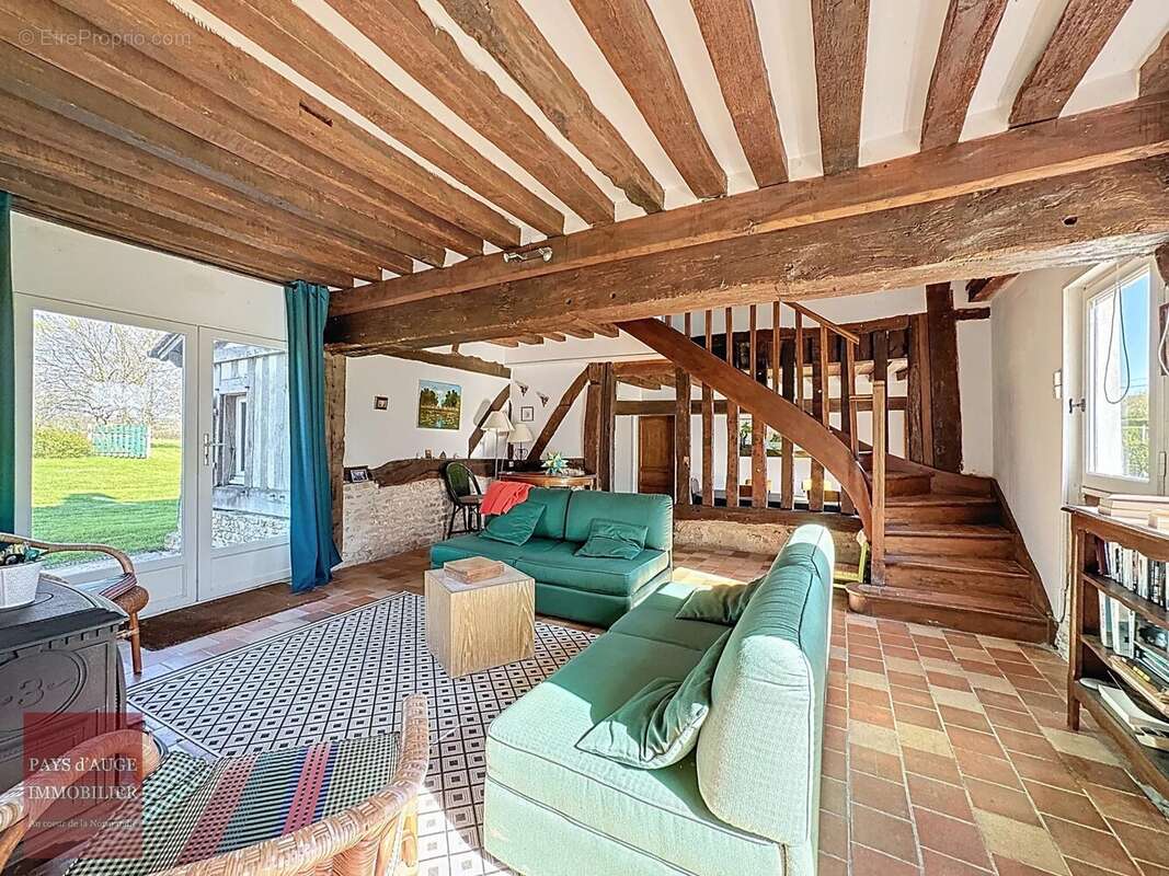 Maison à SAINT-GEORGES-EN-AUGE