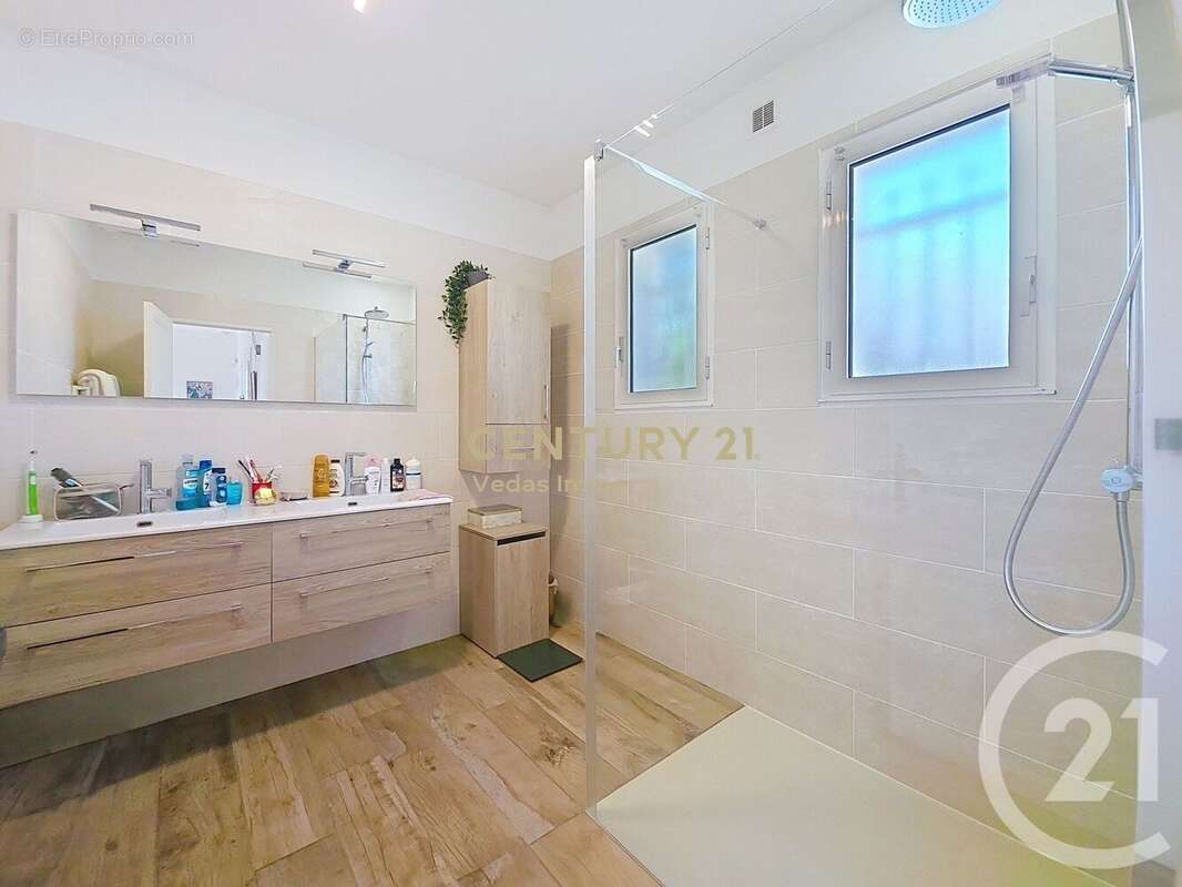 Maison à SAINT-JEAN-DE-VEDAS