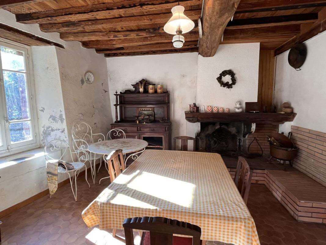 Maison à CHATEAU-VERDUN