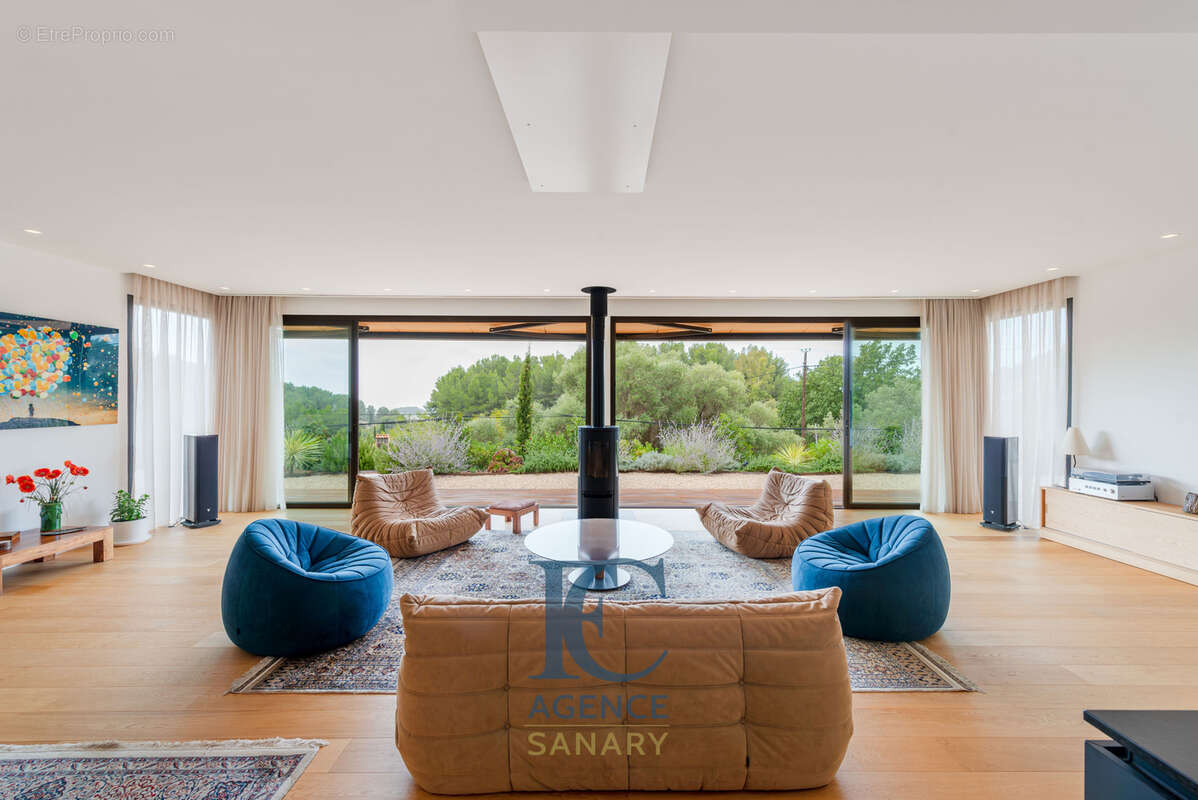 Maison à LA CADIERE-D&#039;AZUR