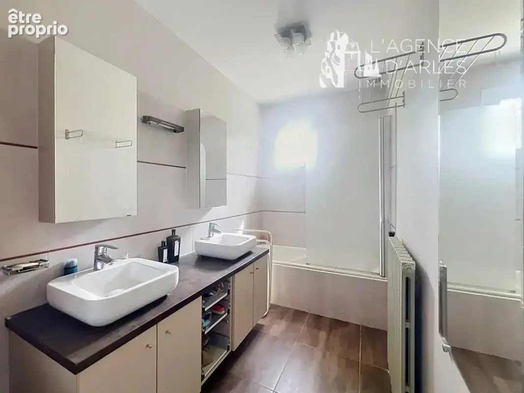 Arles Monplaisir – Élégante maison -  220m² de volumes et un jardin préservé au calme - photo 14