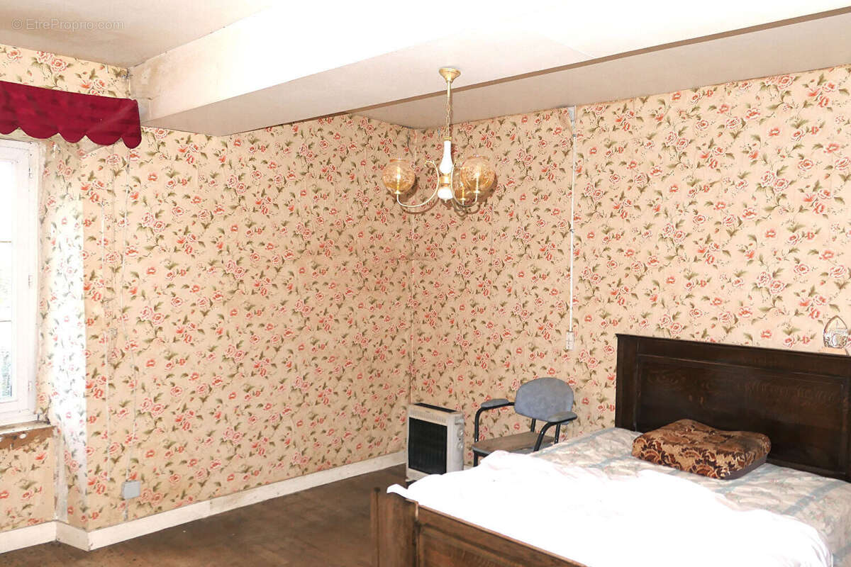 Maison à SAINT-CYR-DU-BAILLEUL