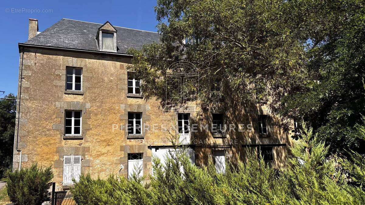 Maison à MONTGIVRAY