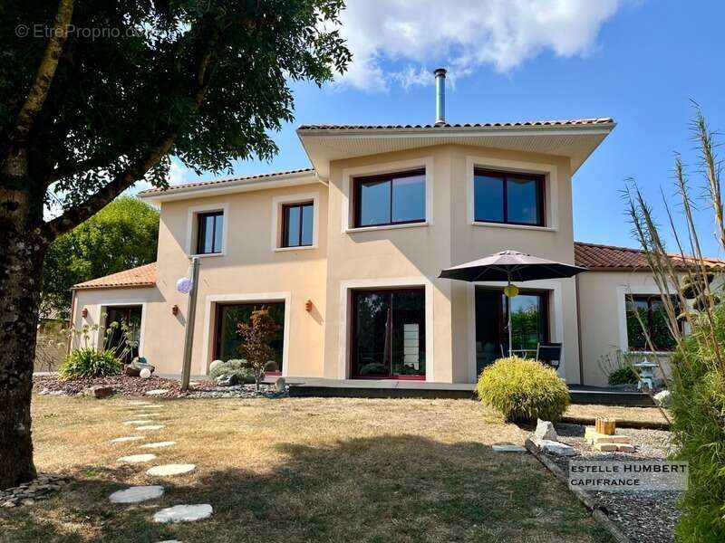 Maison à FONTENAY-LE-COMTE