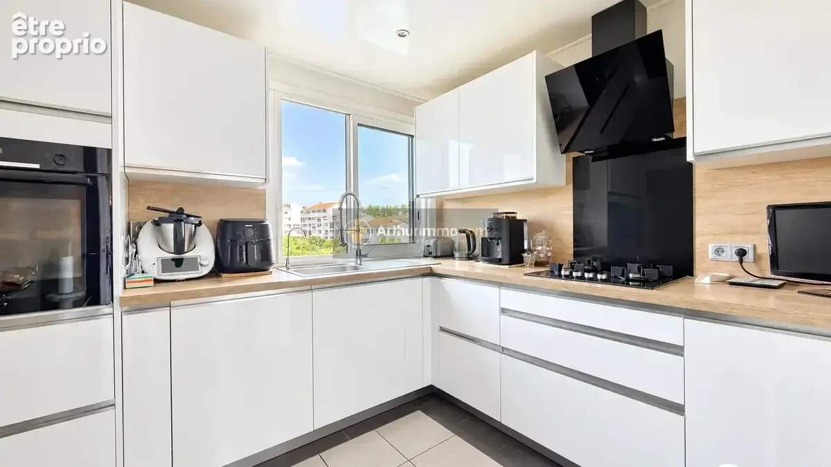 Appartement 4 pièces 77 m² à vendre à Frejus (83600) - photo 3