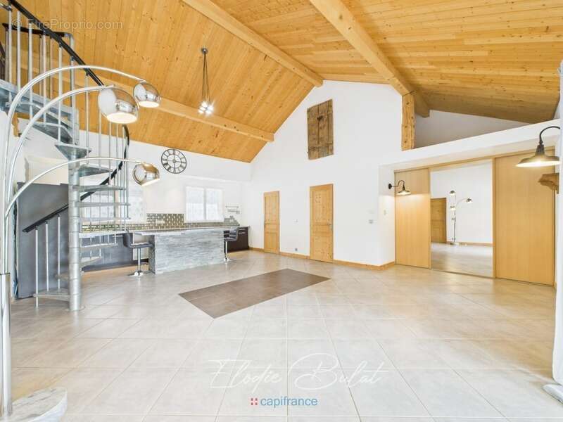 Maison de charme de plain-pied avec piscine et dépendances – MONTAILLEUR (73) - photo 4