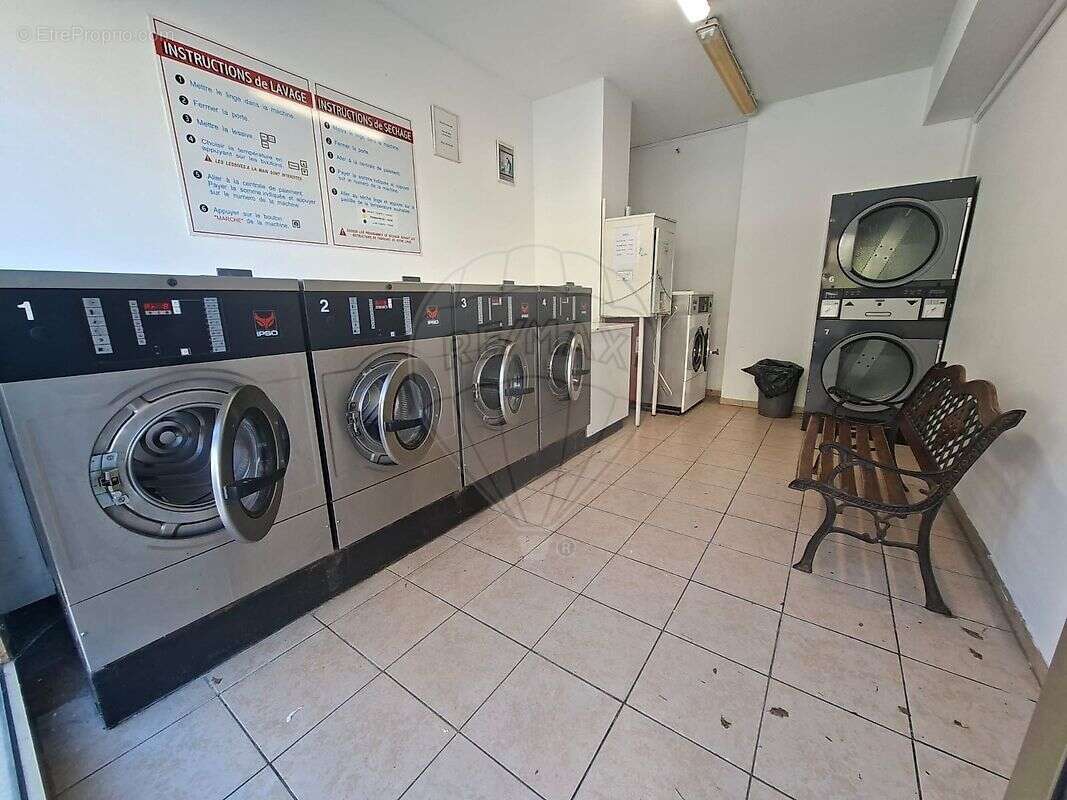 Commerce à VILLENEUVE-LOUBET