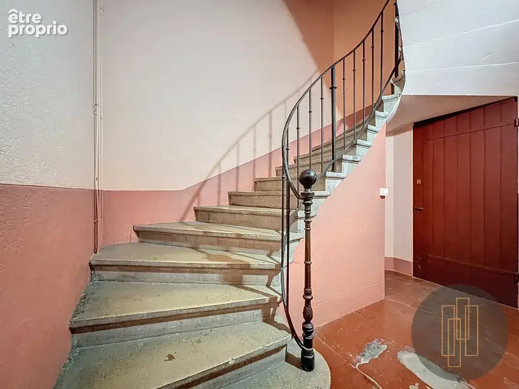 Immeuble de rapport 374.7 m² / tarare - photo 3