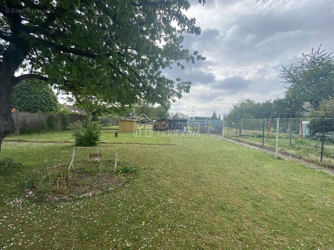 Terrain à BALLAINVILLIERS