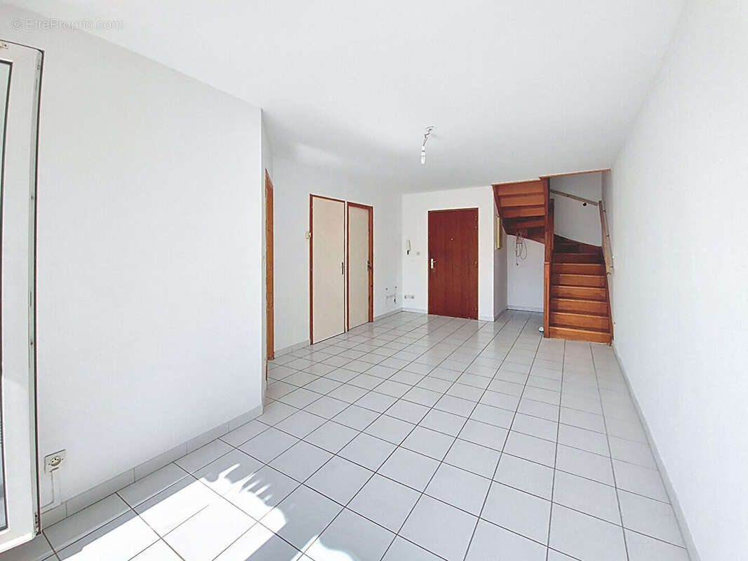 Appartement à MONTAGNY