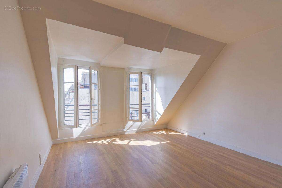 Appartement à PARIS-3E