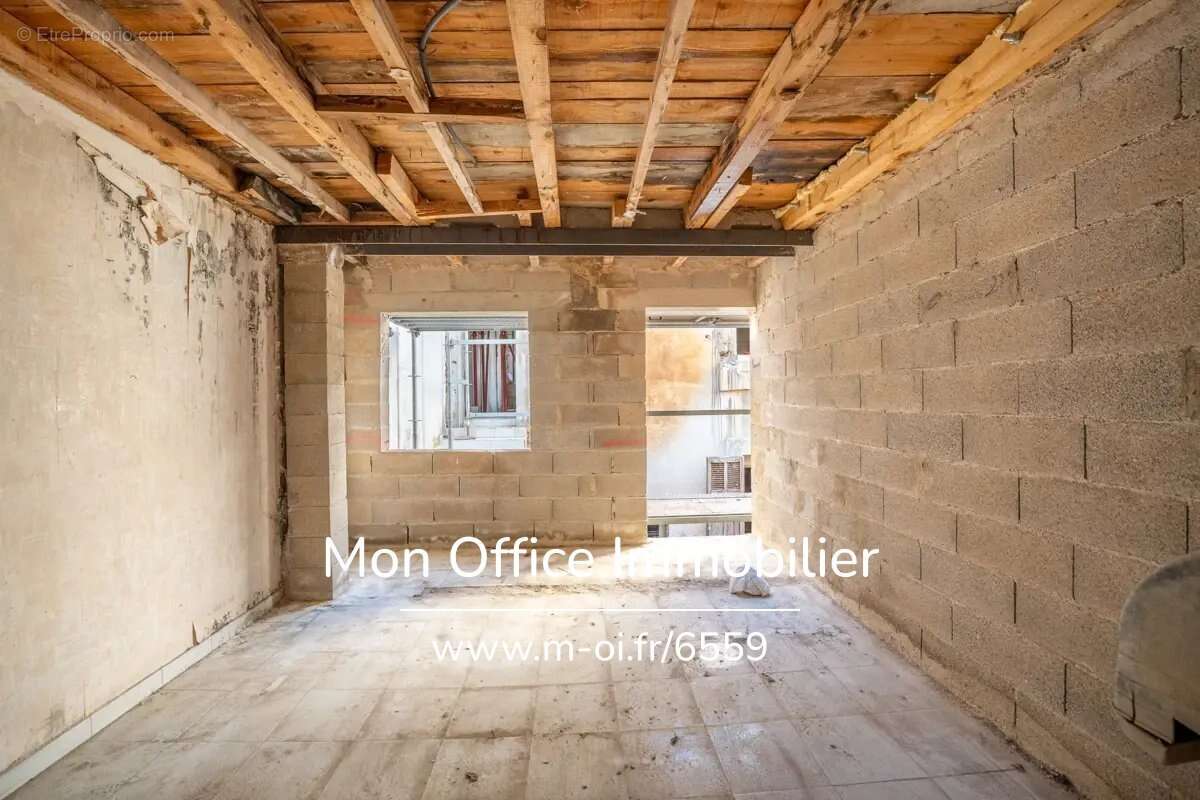 Appartement à MARSEILLE-3E