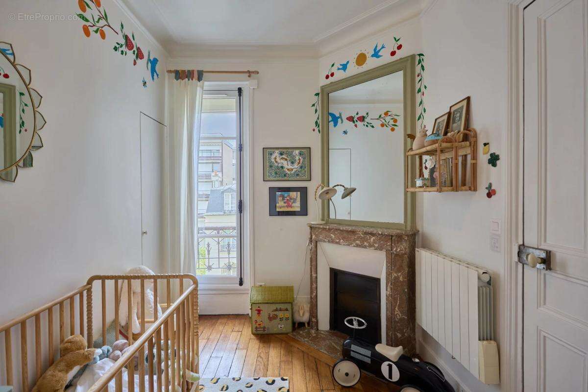 Appartement à PARIS-16E