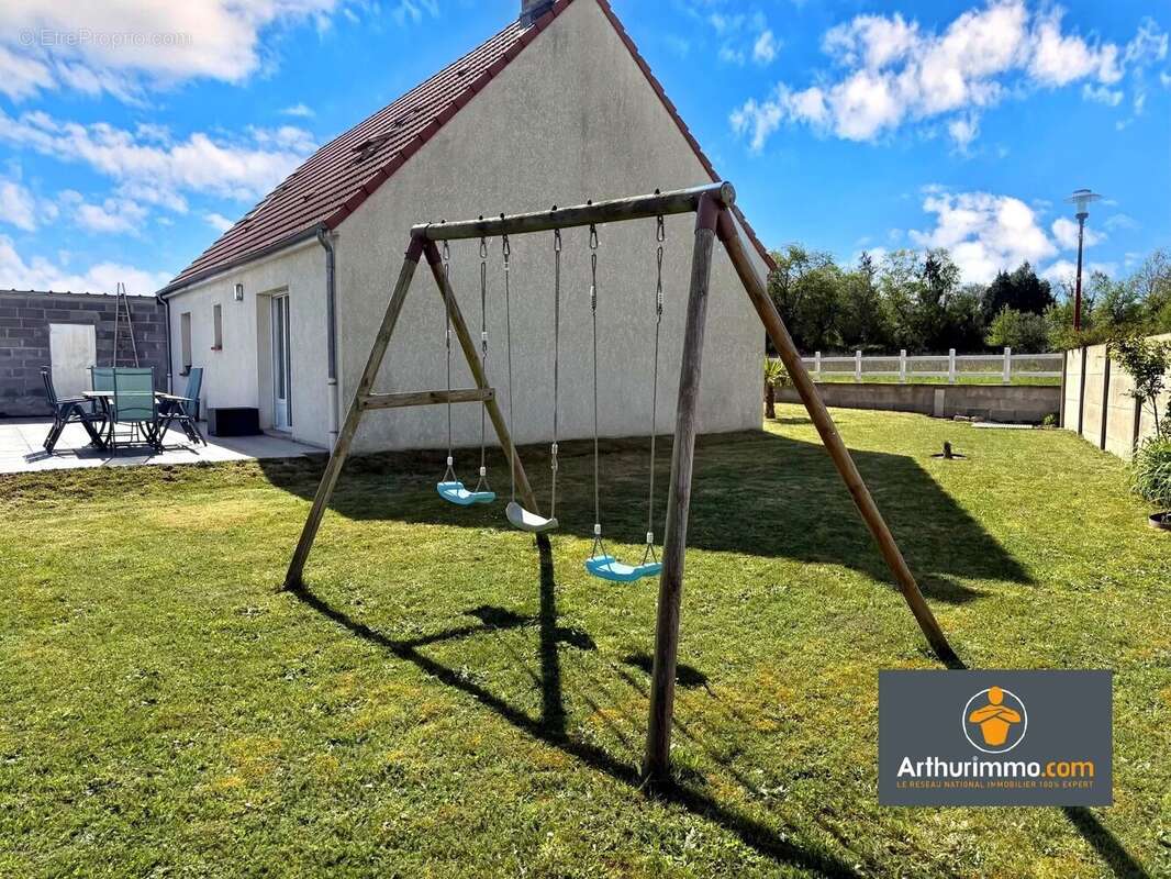 Maison à NEUFCHATEL-SUR-AISNE