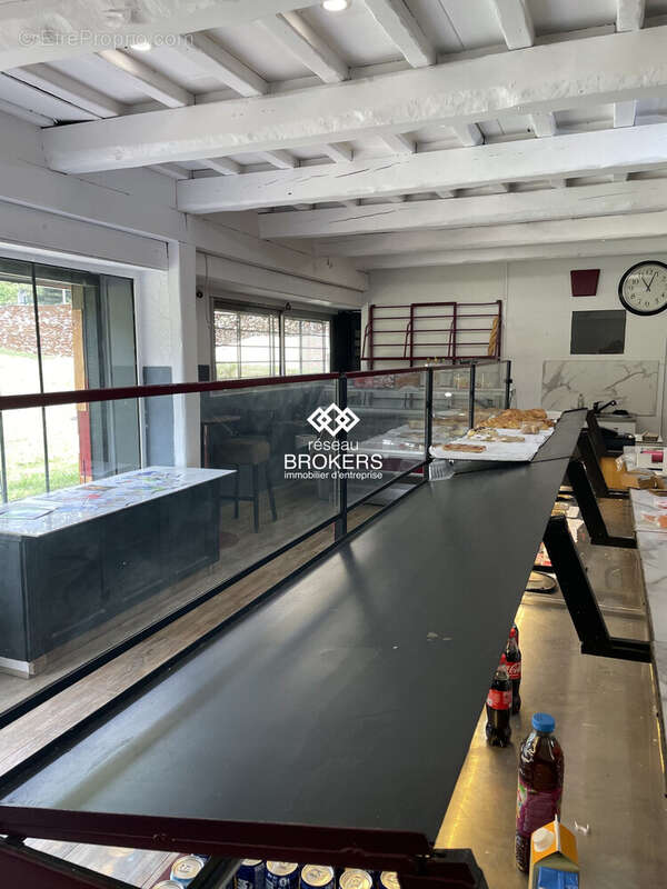 Commerce à LES PENNES-MIRABEAU