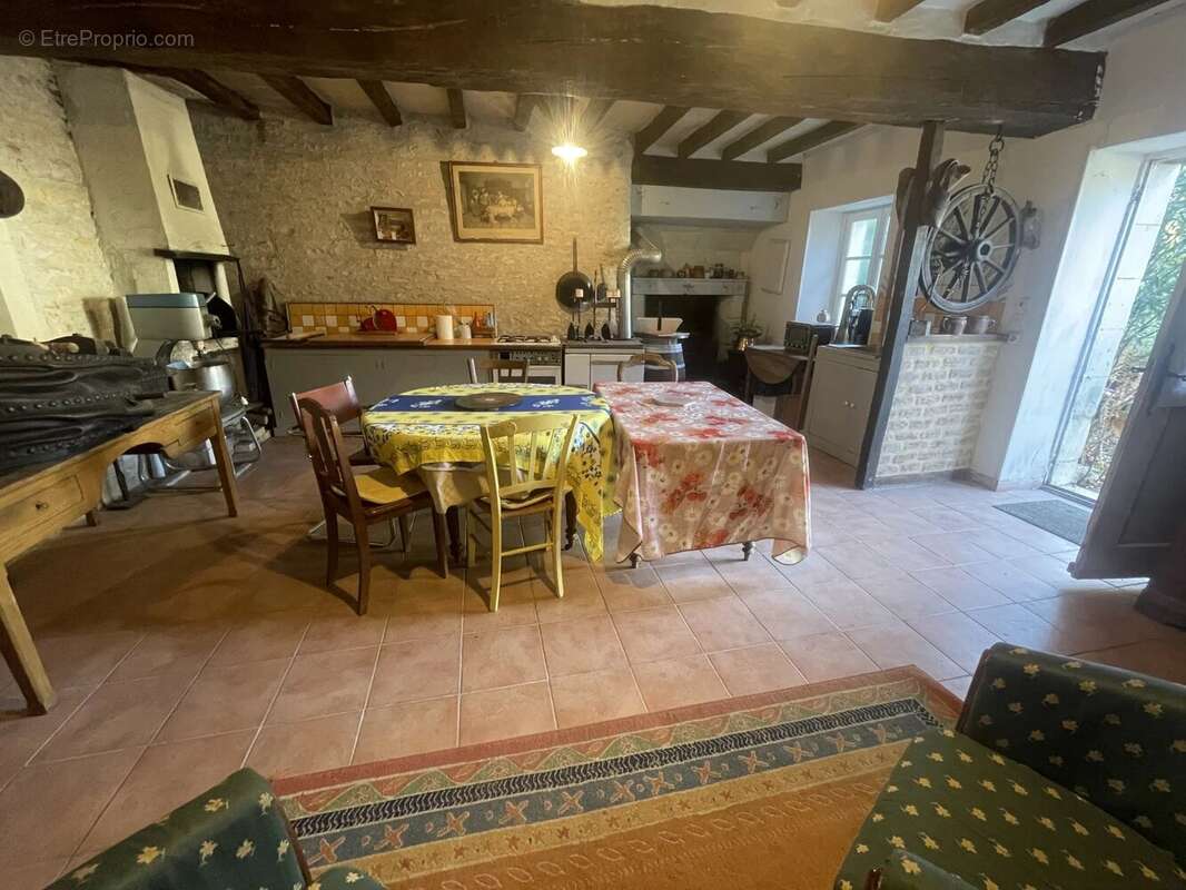 Belle maison en pierre avec dépendances – 167 m² - photo 17