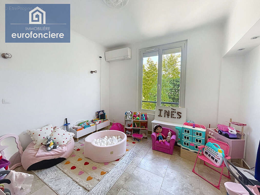 Maison à SAINTE-SAVINE