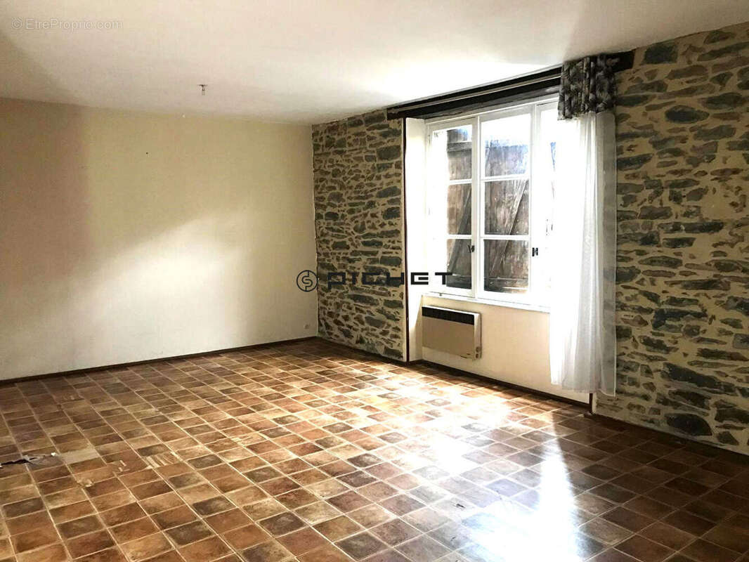 Appartement à UZERCHE
