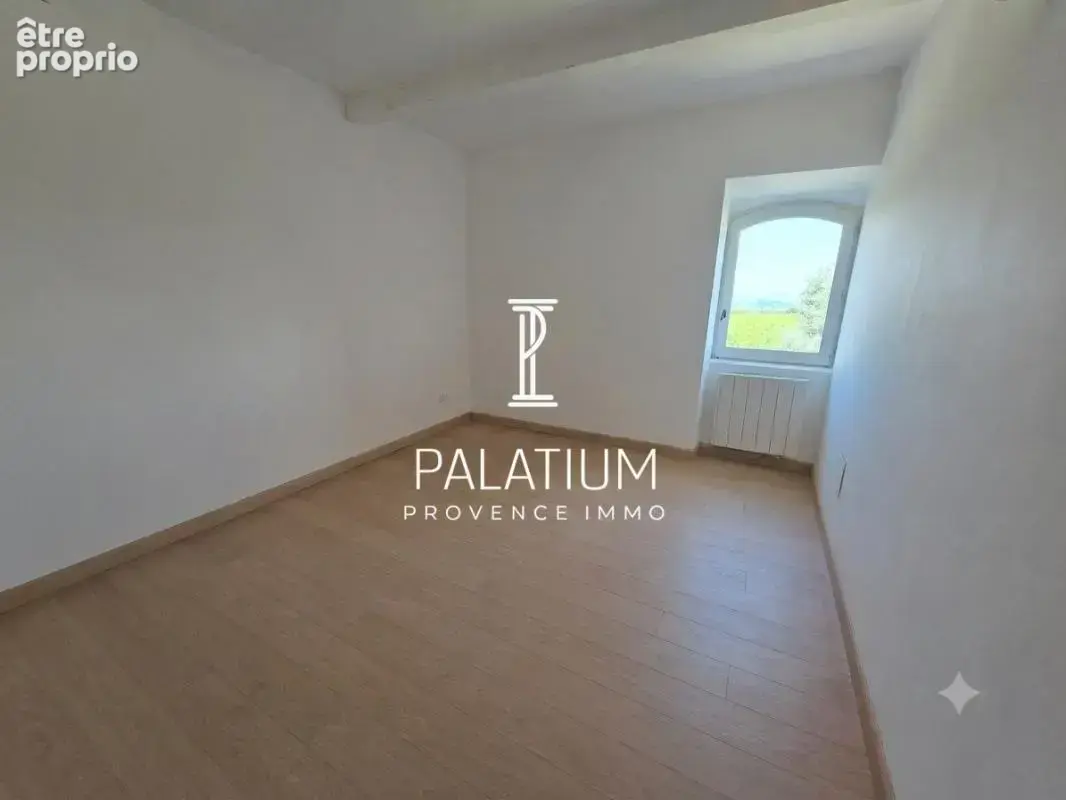 EXCLUSIVITE ! MÉNERBES (84) – Maison en pierre de 100 m² avec dépendances aménageables et plus de 3 hectares de vignes - photo 10