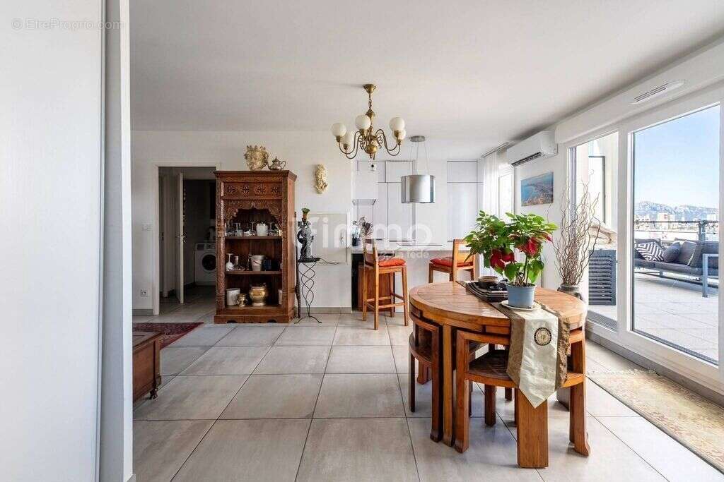 T4 88m2 +Terrasse de 20M2 et Double Box 35m2 10ème - photo 11