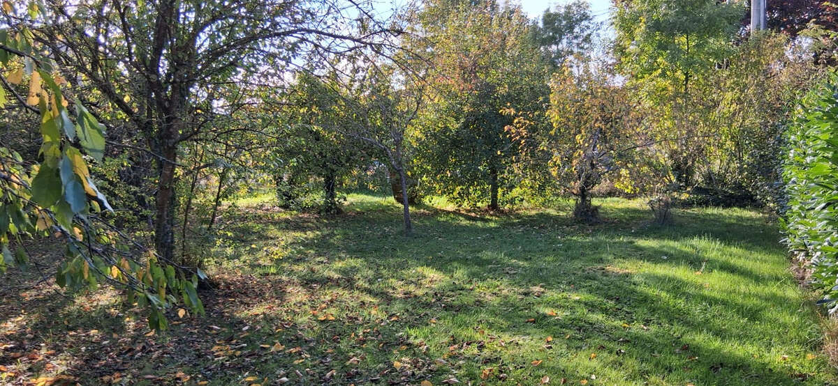 Terrain à JOUY-SUR-MORIN