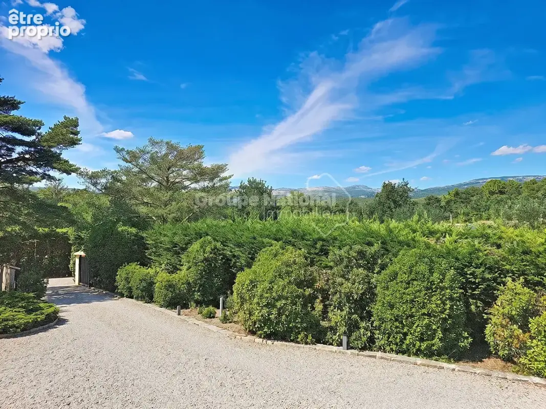 Villa d'architecte 142 m² avec piscine et nombreuses dépendances  - Callian - photo 14