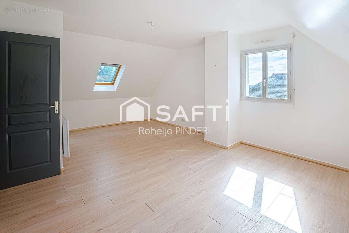 Maison 112 m² à Champ-Sur-Layon  - photo 9