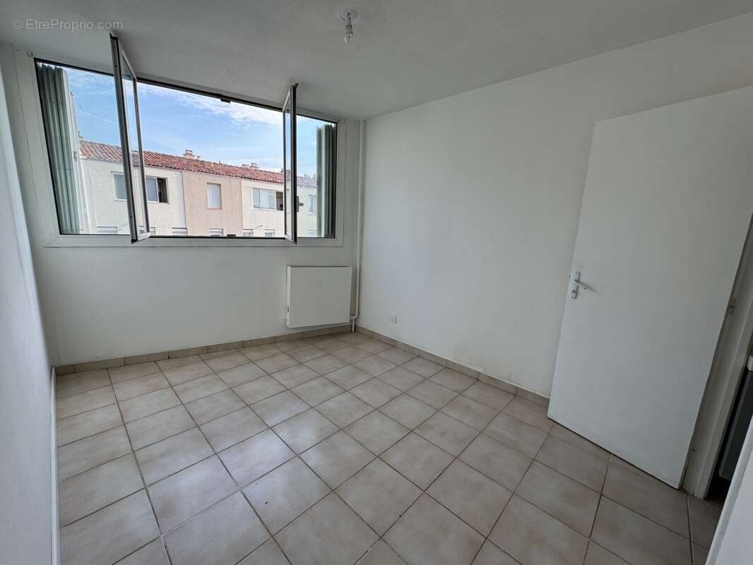 Bel appartement 5 pièces (3 chambres) avec terrasse, aperçu mer, cave et parking privé - photo 16