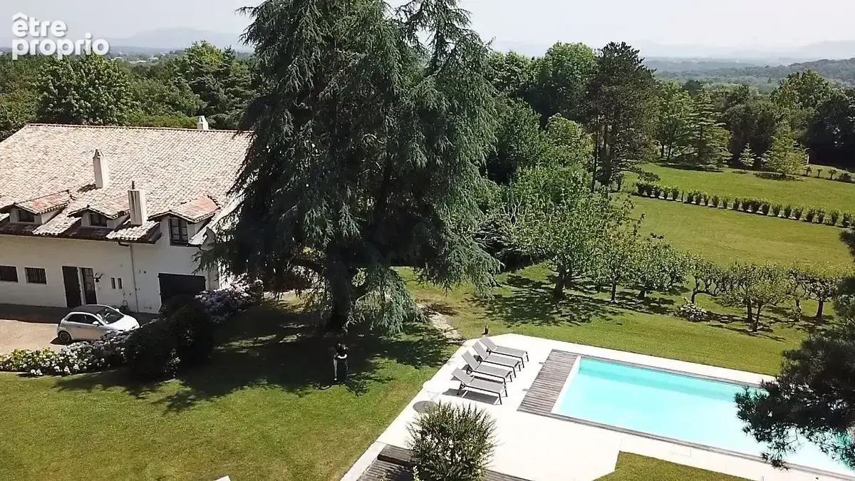 Propriete d' exception sur 3 hectares de 450 m2 habitables - photo 31