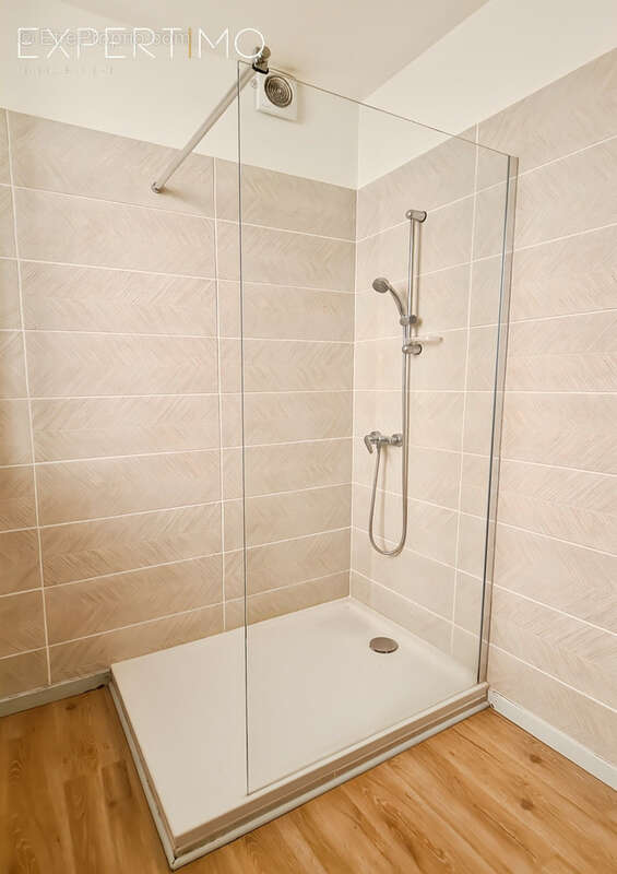 Appartement 104 m2 plein centre village, 3 chambres - photo 5