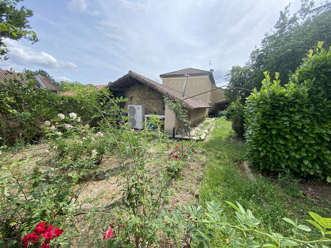 Maison à SEISSAN
