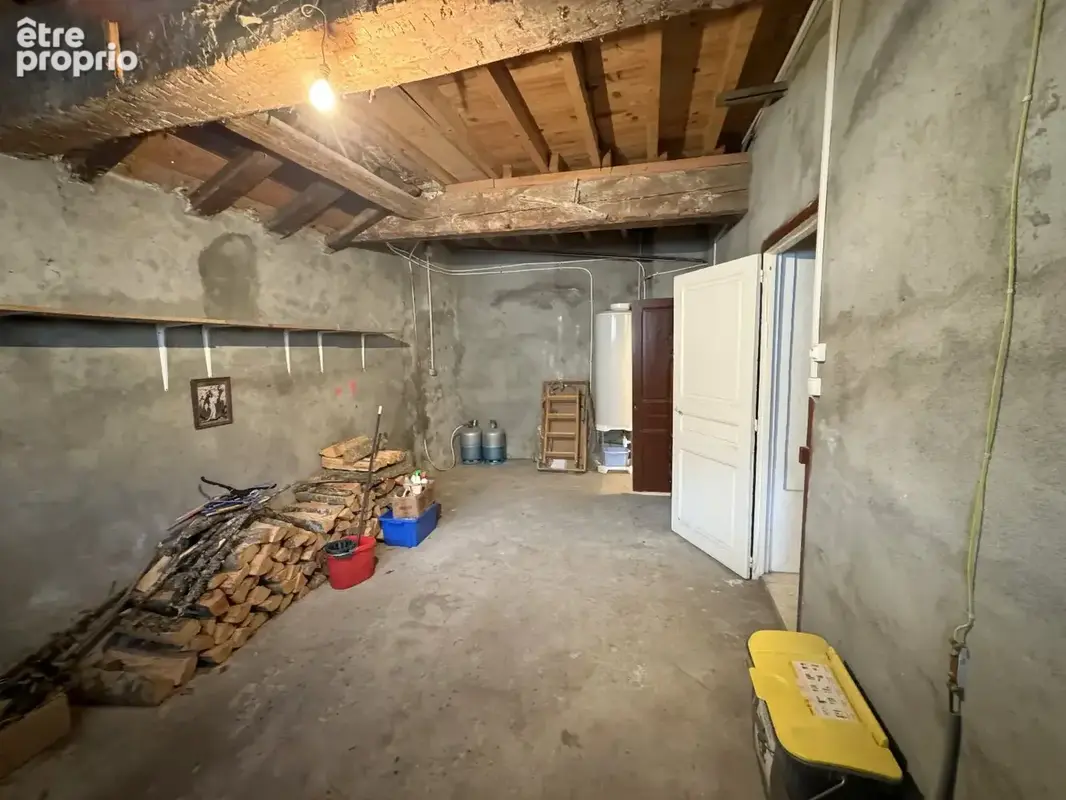 Coquette maison de village renovee avec garage et balconet dans village prise - photo 14