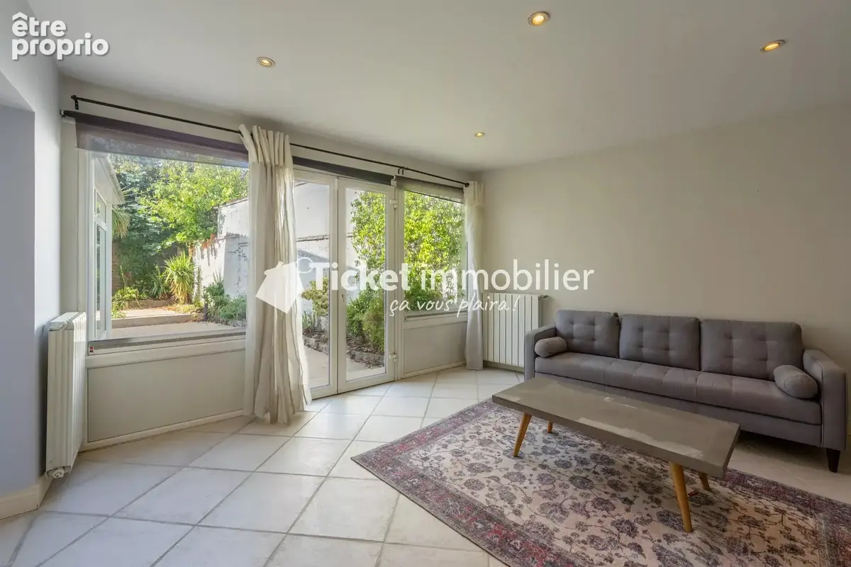 Maison de caractère 175m2 avec garage boxé - photo 11