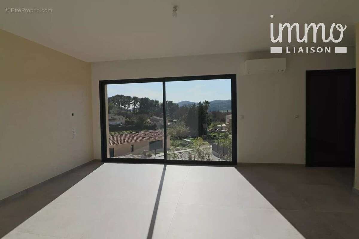 Maison à LE CASTELLET