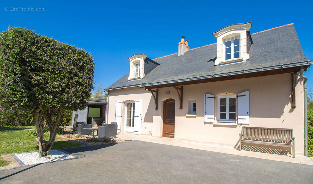 Maison à LONGUE-JUMELLES