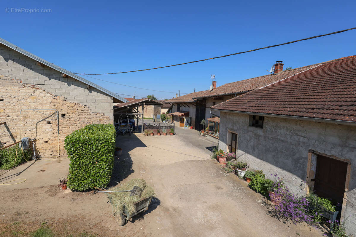 Maison à SAINT-BENIGNE