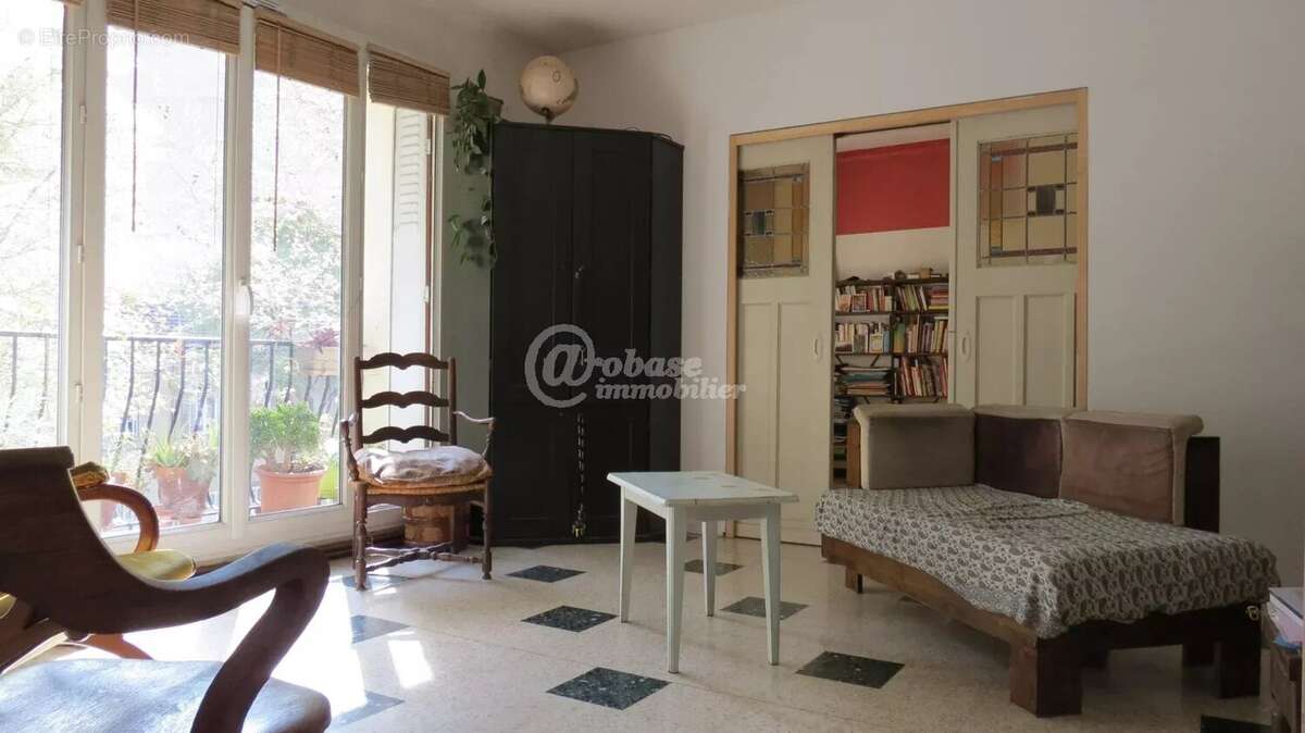 Appartement à MARSEILLE-5E