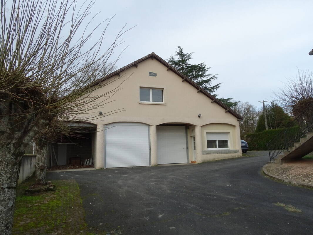 Appartement 273 m² à Gien  - photo 1